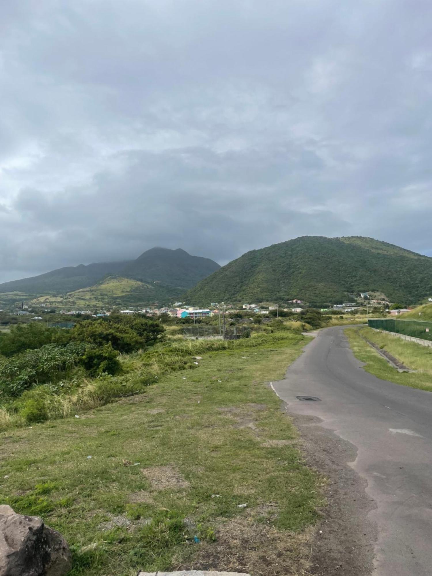 Mountain View Apartment Basseterre Esterno foto