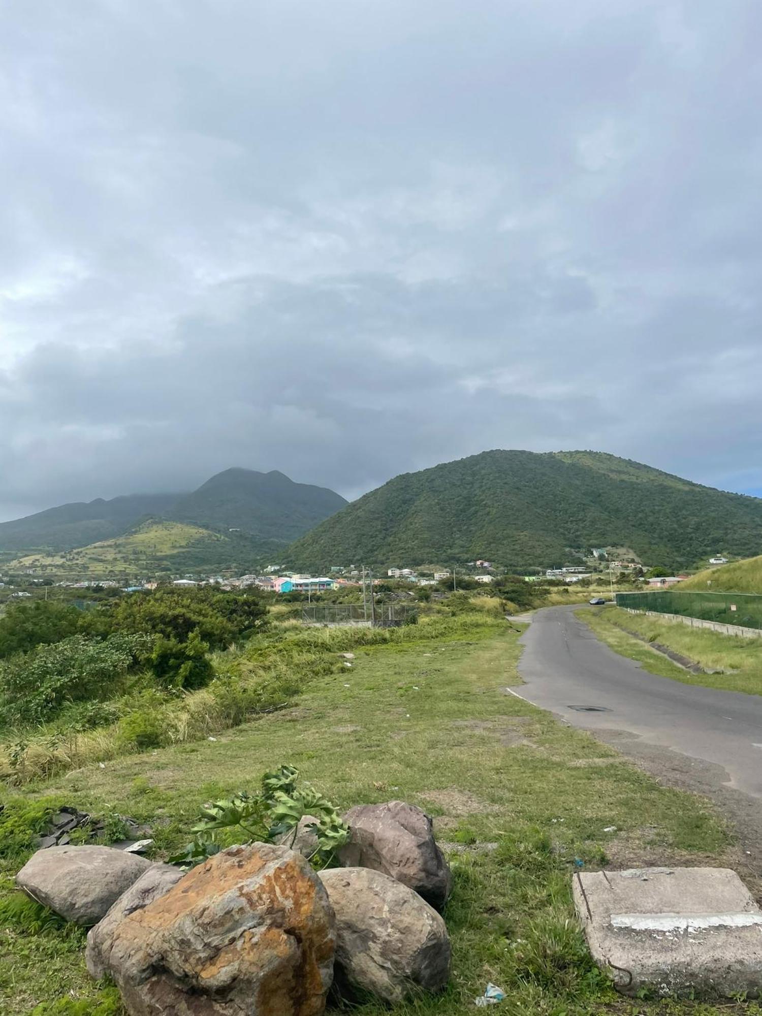 Mountain View Apartment Basseterre Esterno foto